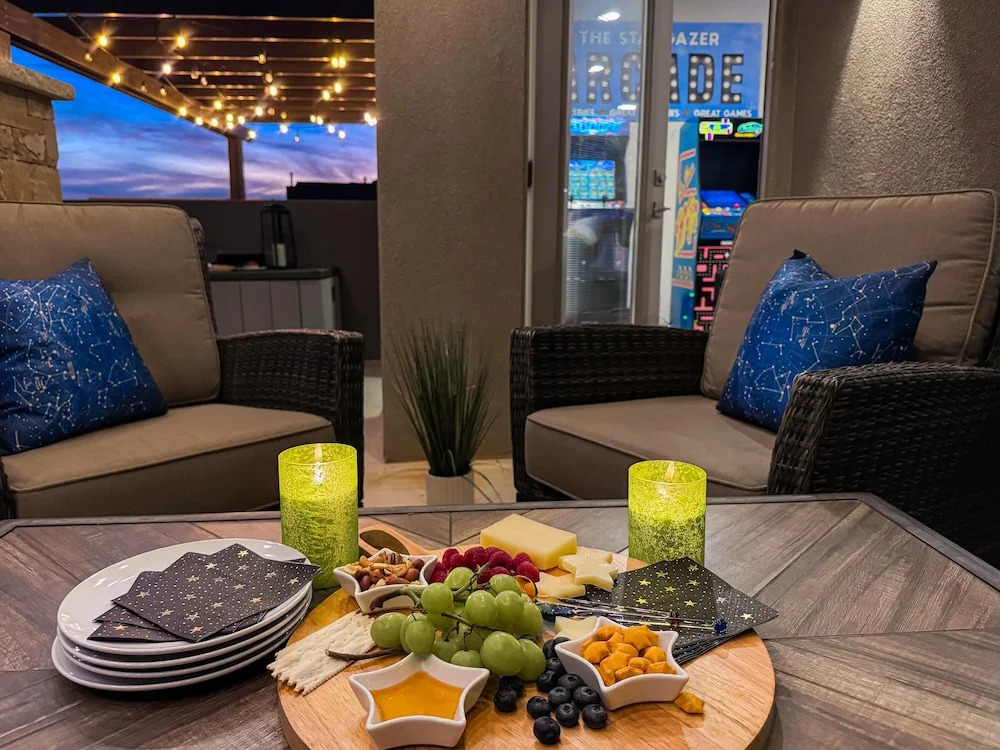 Stargazer – Luxury Condo, Rooftop Views, Private Hot Tub
