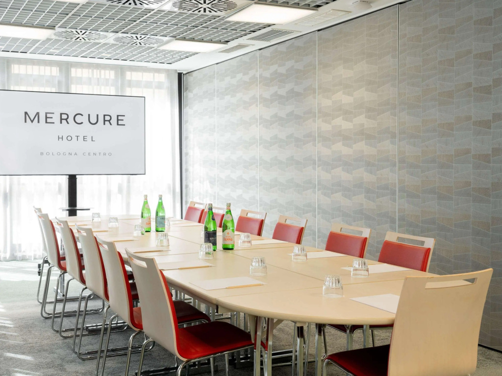 Отель Mercure Bologna Centro