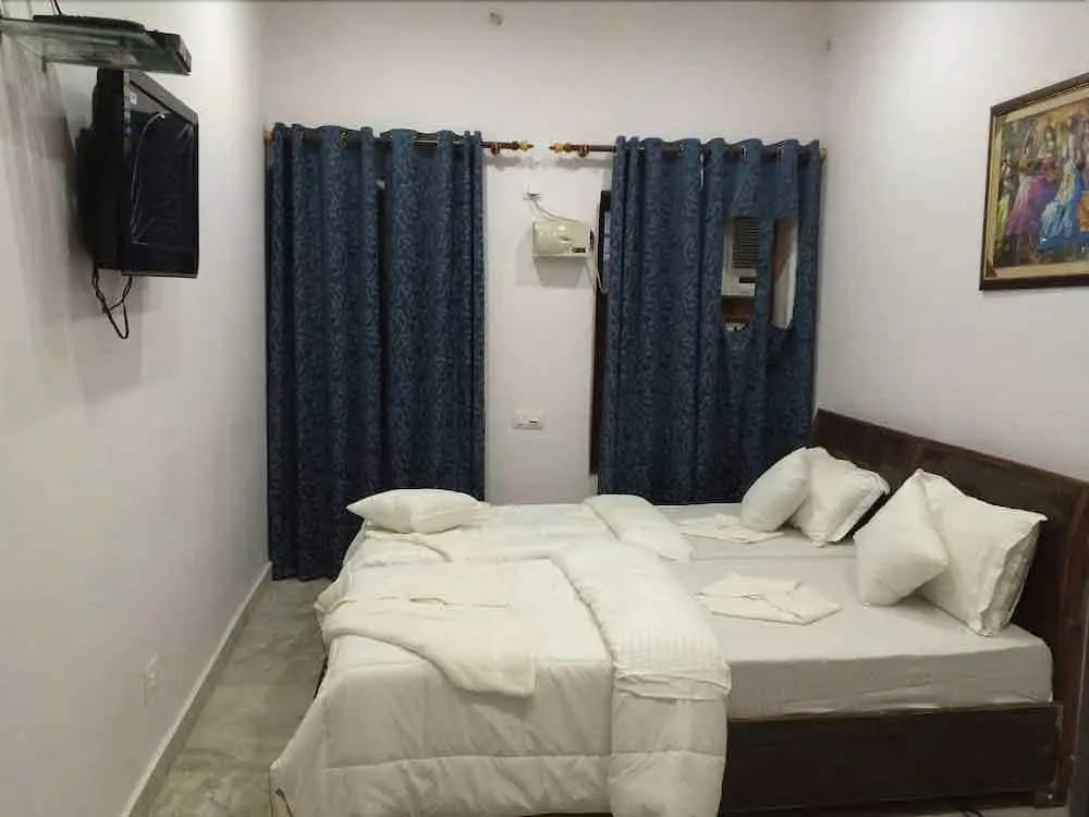 Hotel Shivratri Guest House