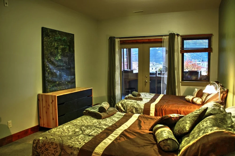 The Downtown Loft - Silver Bear