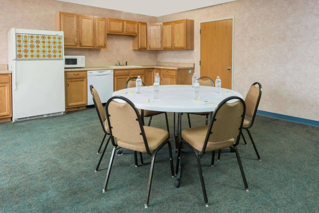 Americas Best Value Inn & Suites