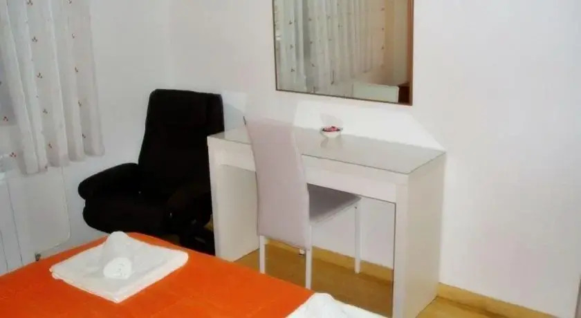 Apartments Lavizatić 266