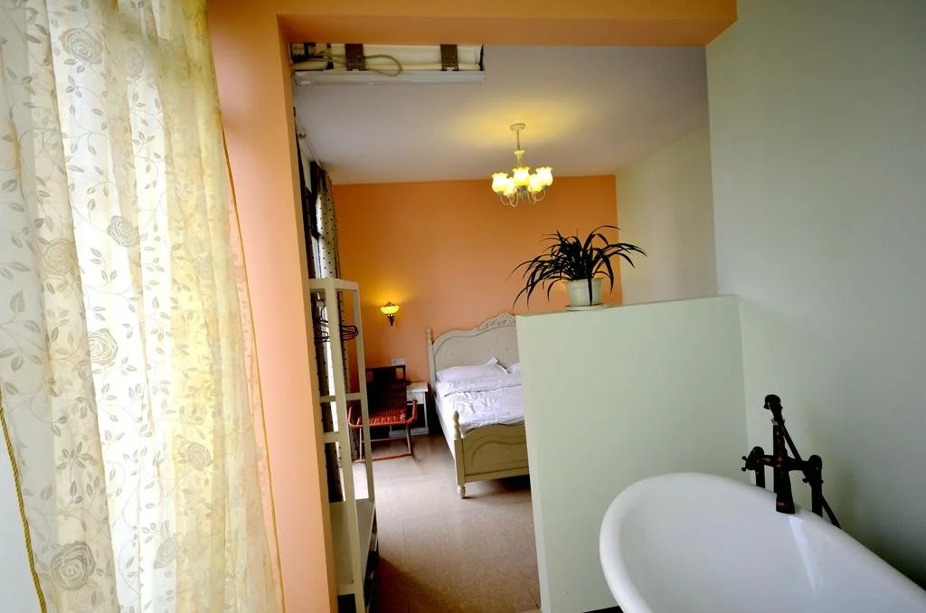 Shanshan gap Year Hotel