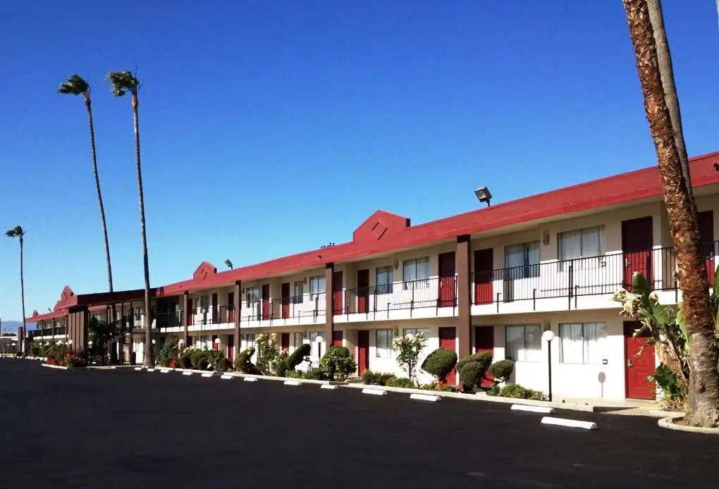 La Plaza Inn