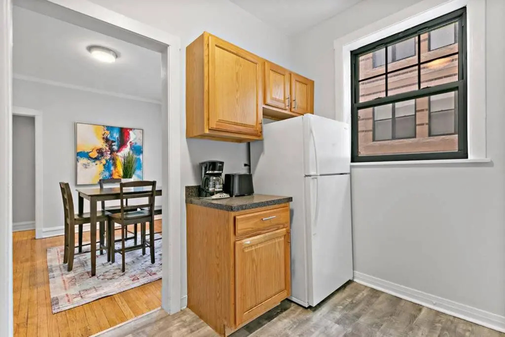 Great Price & Top Location, Comfy 1BR Apt for 4