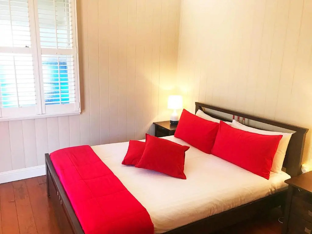 4 bedroom house - Walk to Southbank