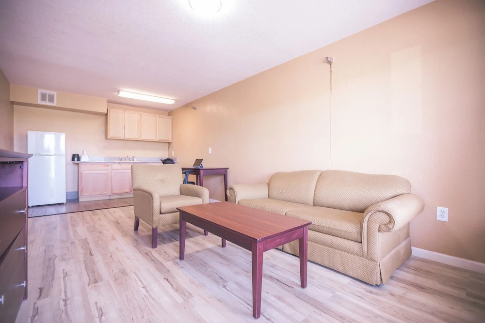 The Crossroads Hotel and Suites Irving