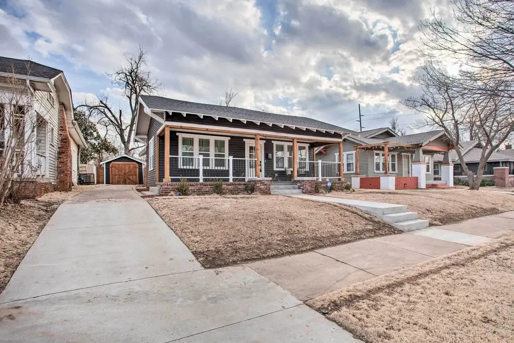 Charming Downtown Home w/ Updated Interior!