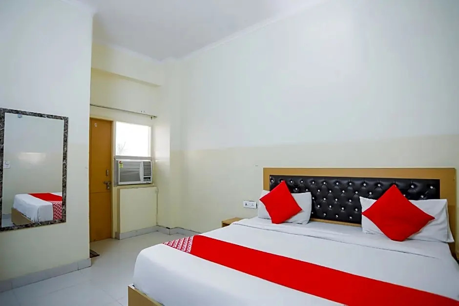 OYO 28629 Hotel Crosswind