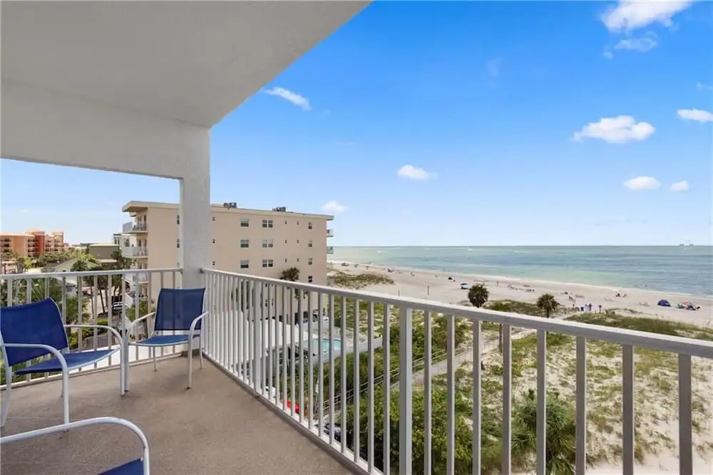 Sea Breeze 401 New! Amazing Beach Front/walk to John's Pass!