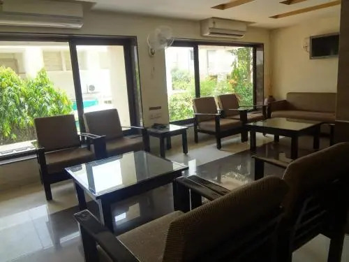Hotel Savshanti Towers