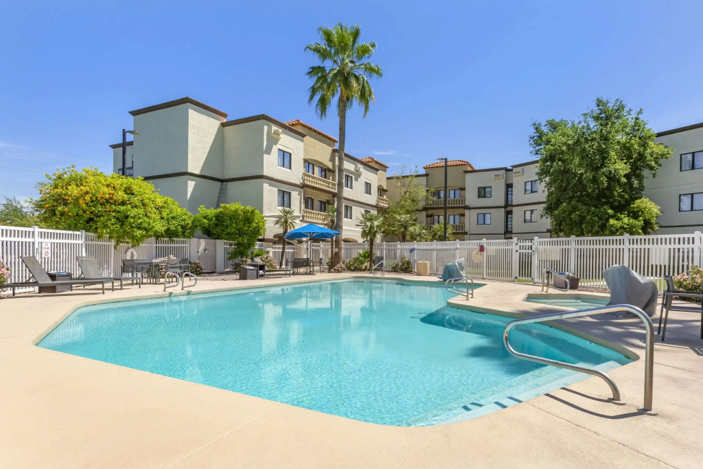 Windmill Suites Surprise - Phoenix, an Ascend Collection Hotel