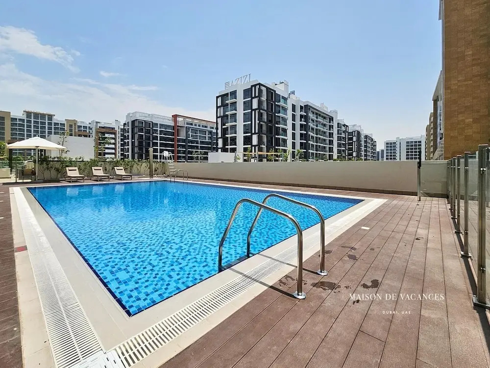 Large Balcony Studio 10 Minutes From Dubai Mall