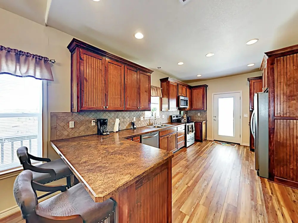 Waterfront Paradise on Rollover Bay - 3 Br Home