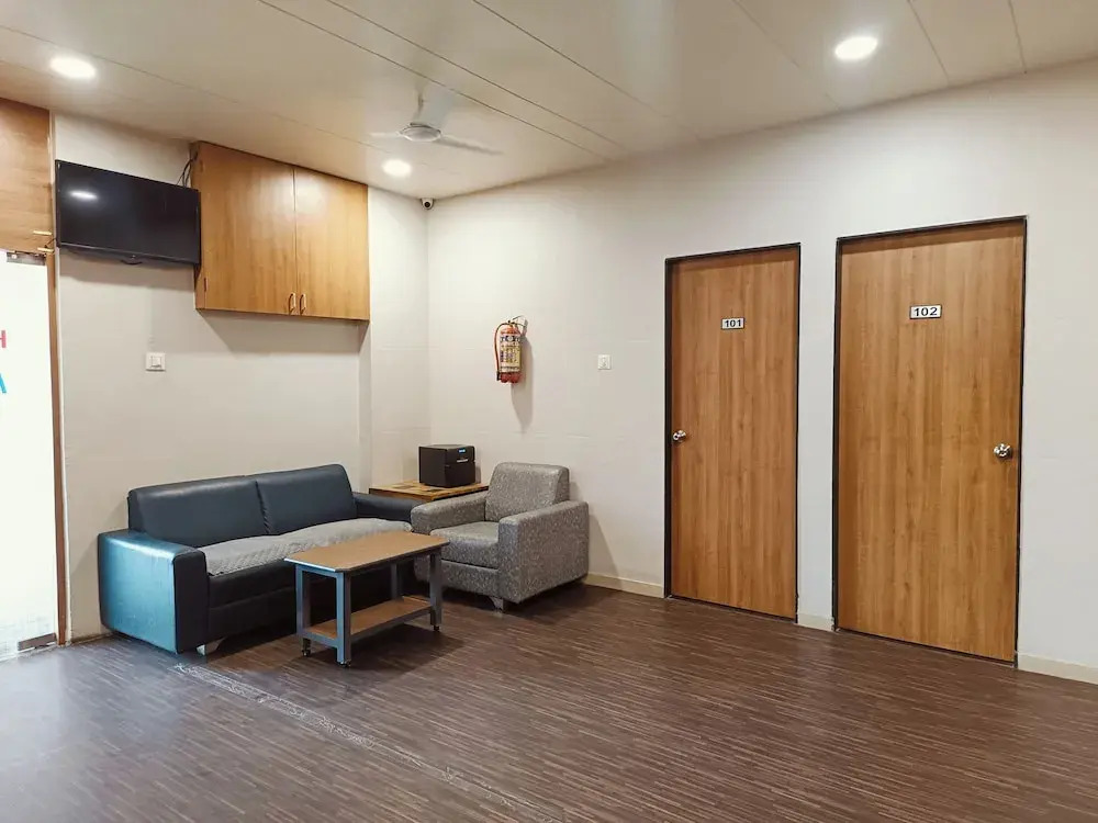 Hotel Apple Palace Surat