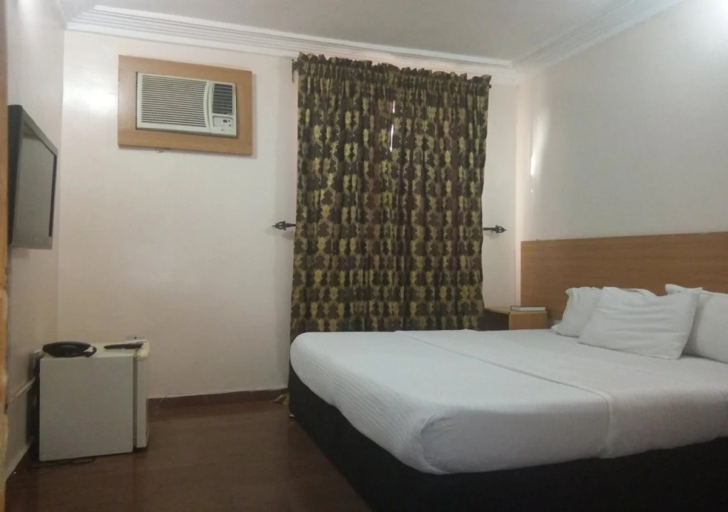 Serob Hotels