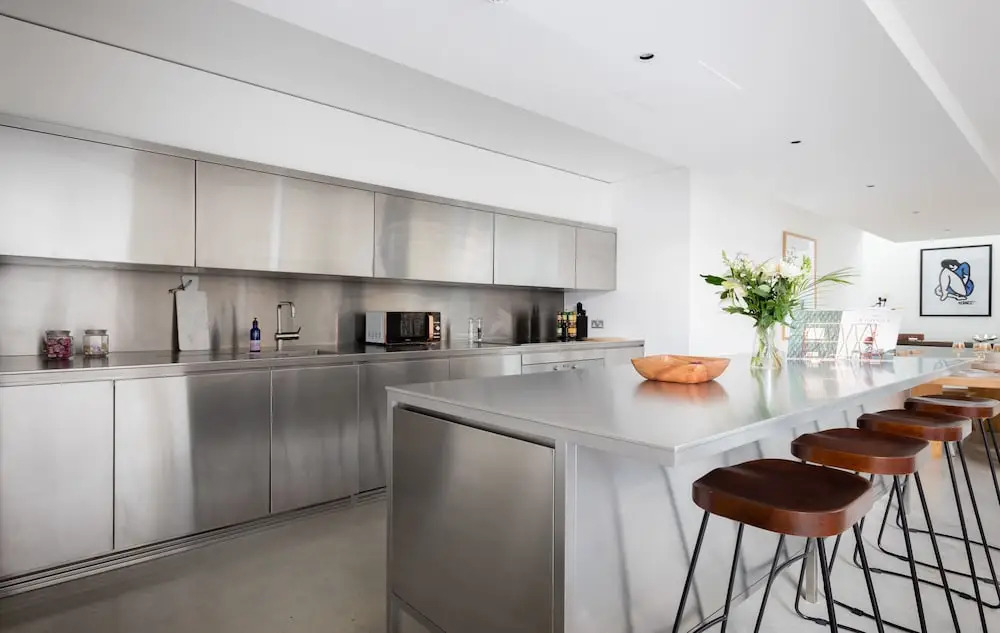 The Chelsea Walk - Modern & Bright 3BDR House with Rooftop & Parking