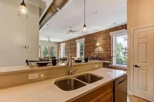 JBH 115 W 2nd Apt #1