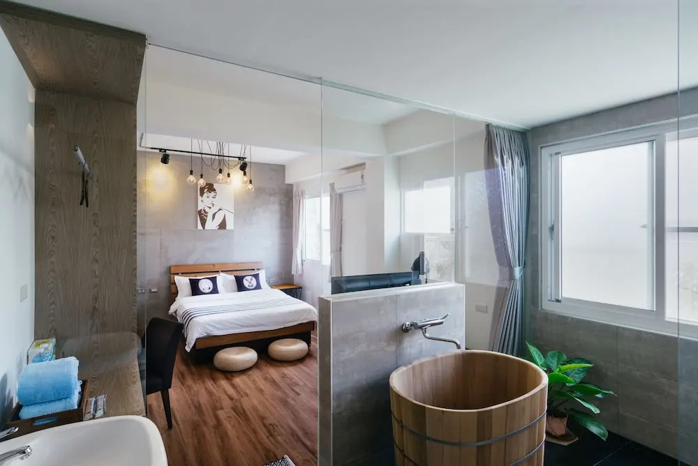 Room 5. New Yorker