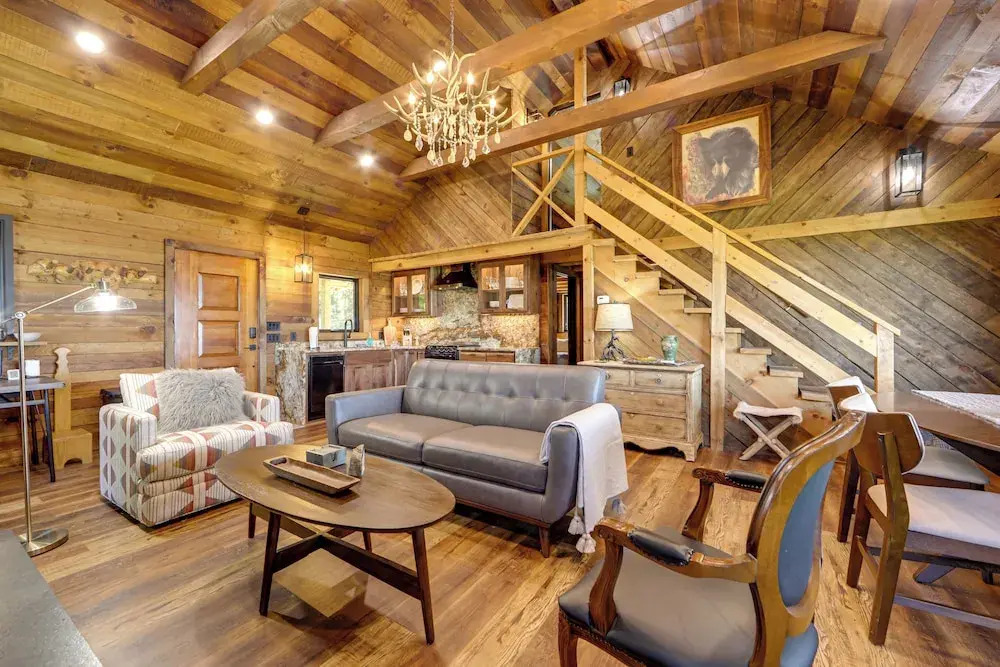 Dreamy Penrose Cabin w/ Panoramic Mountain Views