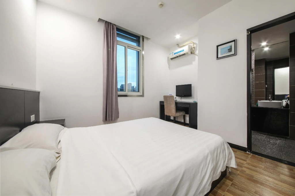 Elan Inn Wuhan Sports University