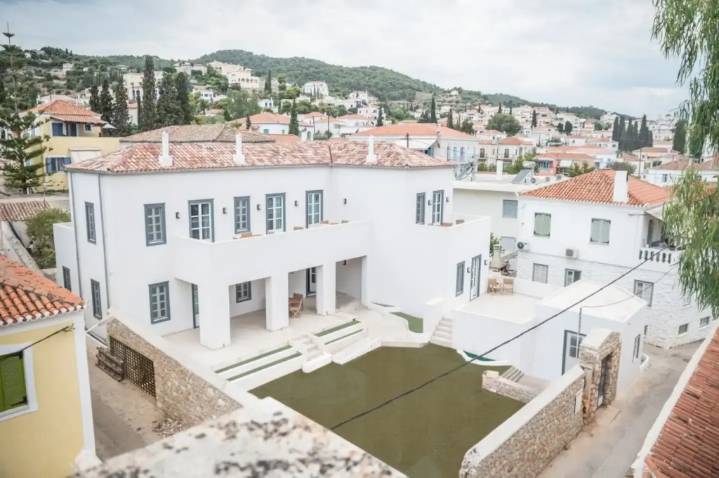 Liberty Suites Spetses