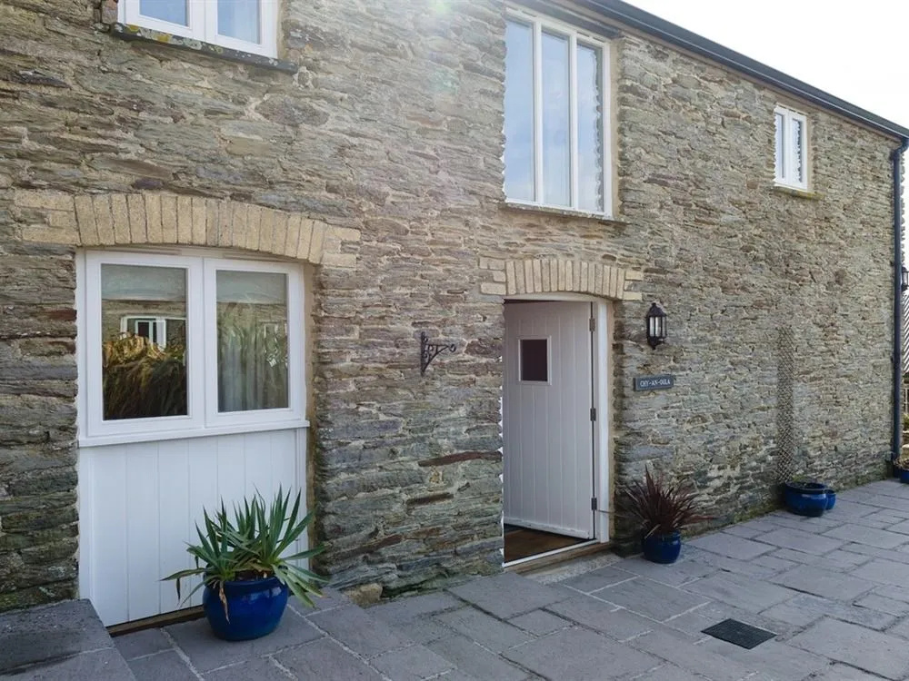 Degembris Cottages