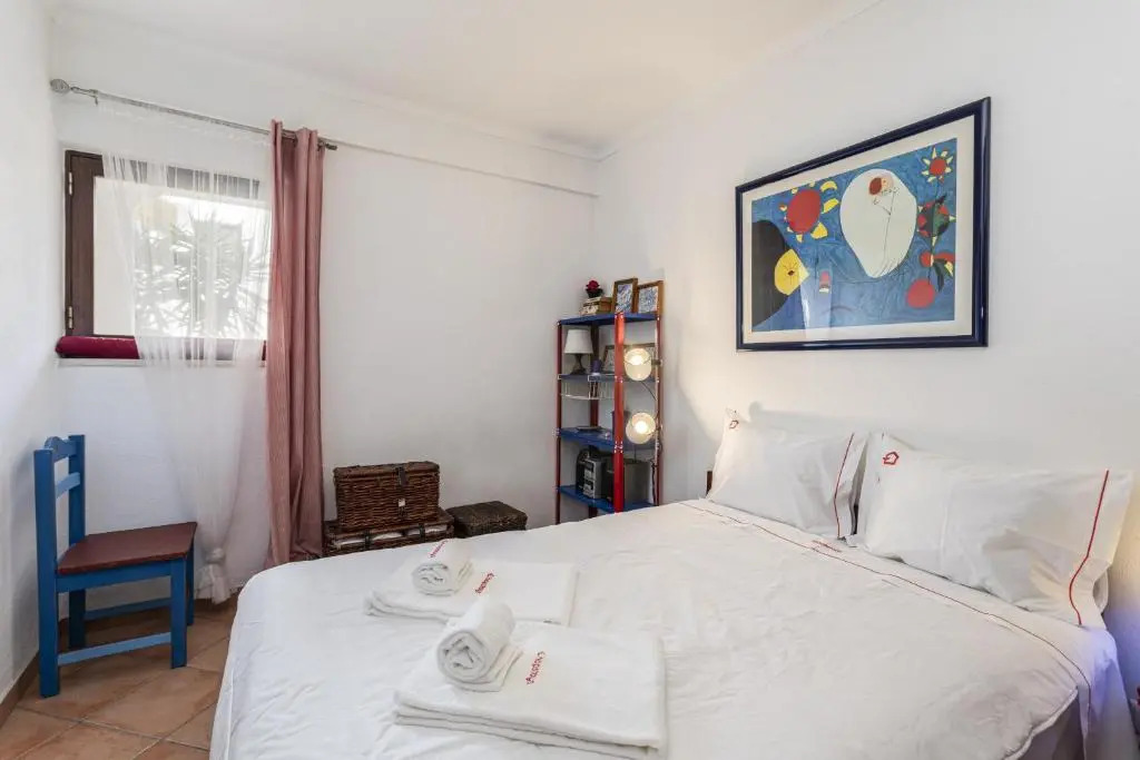 Hopstays Albufeira Casa do Zanão - 100m beach apartment