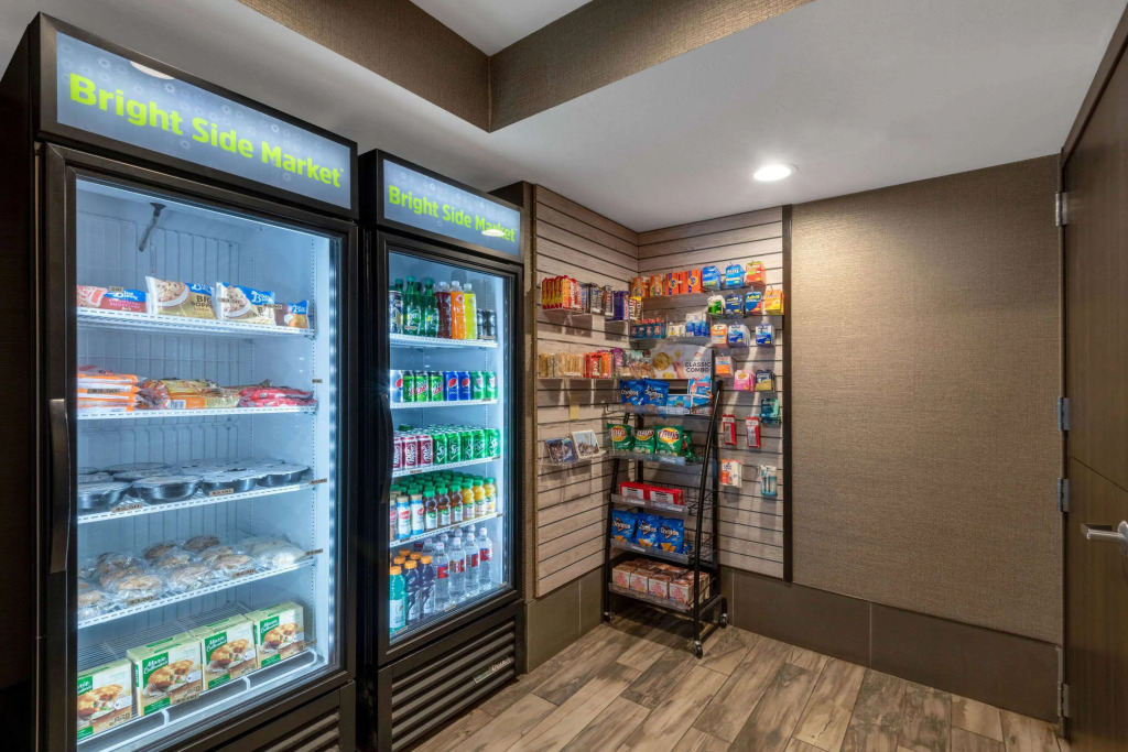 La Quinta by Wyndham Anchorage Airport