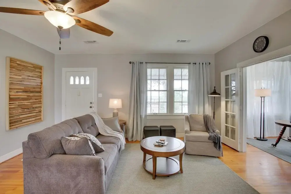 Charming Cottage w/ Mississippi River Views!