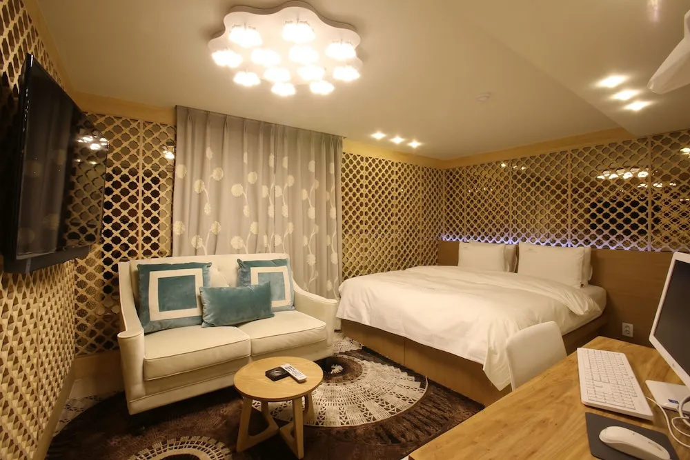 Hotel Cello Guri