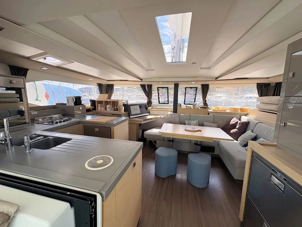 Catamaran EDEN