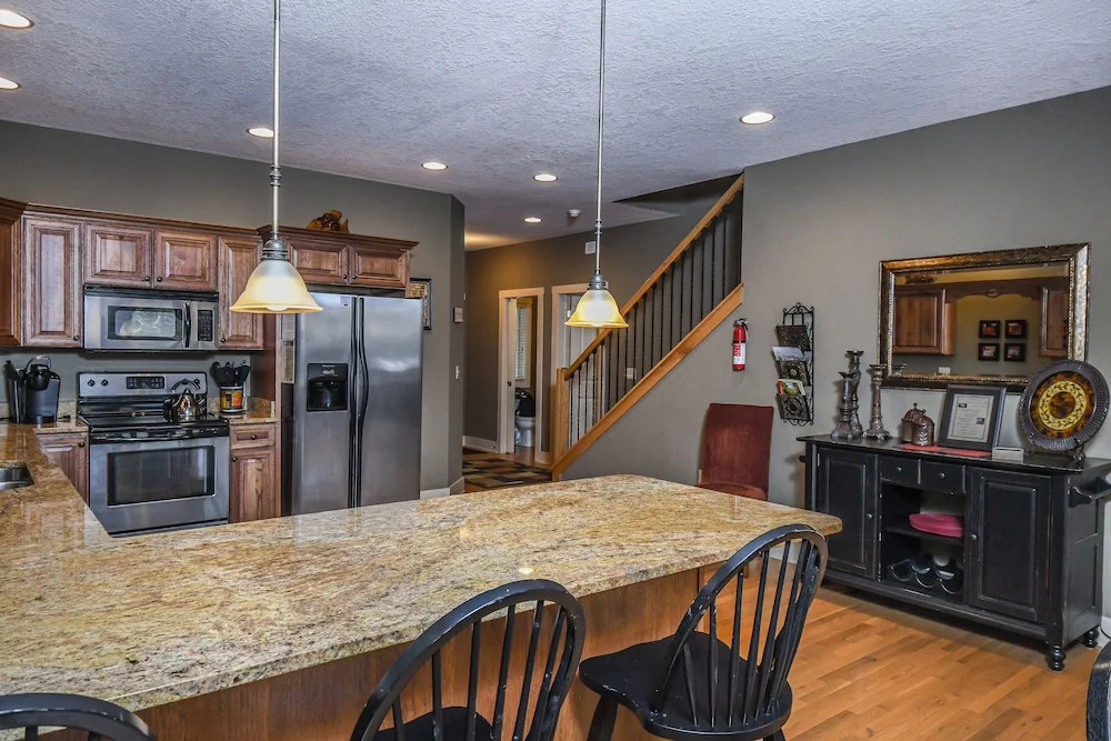 Breathe Easy 5 Bedroom Townhome