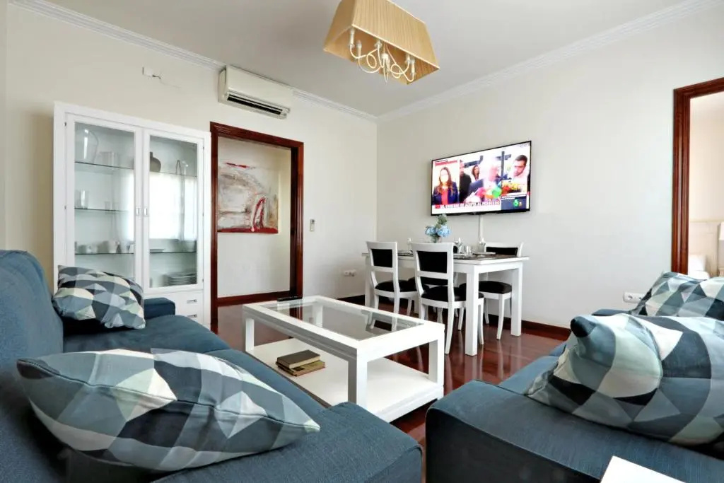 Classbedroom Fira Business Apartment