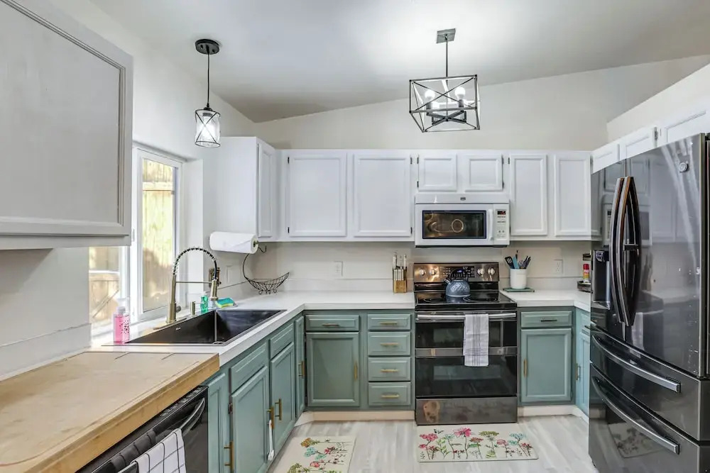 Family Home w/ Game Room, 1 Mi to Lake Cascade