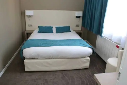 Carlyna Hotel