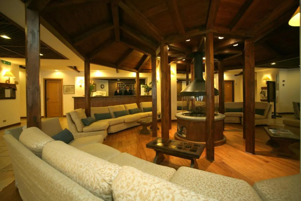 Hotel Alaska Cortina