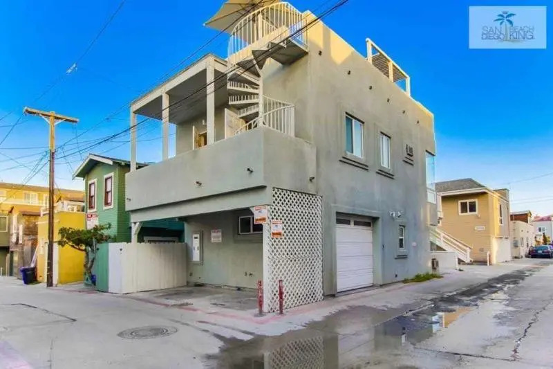 200-Surf Stars Penthouse
