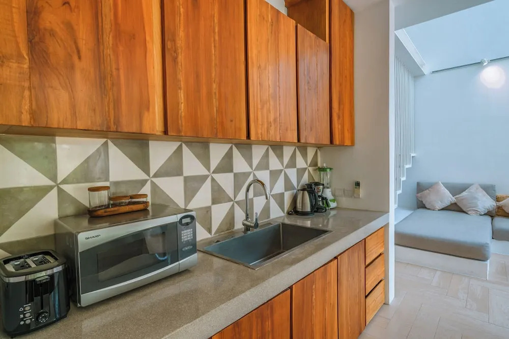 Villa RIZR: Industrial 3BR villa nearby Berawa Beach