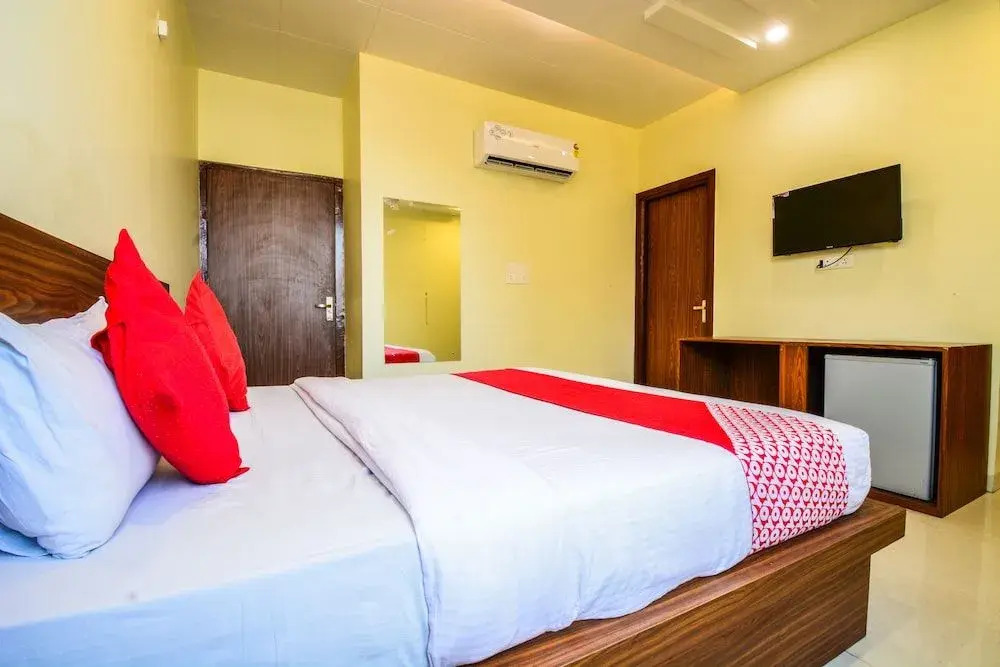 OYO 22204 Hotel Mark Inn