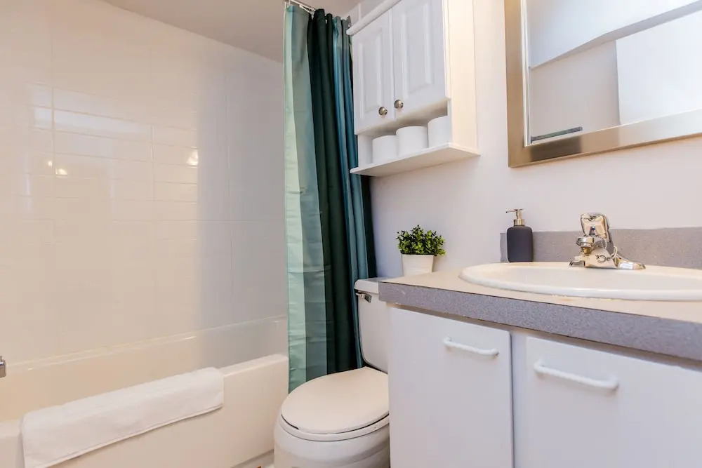 Delightful Dowtown Concordia Residence