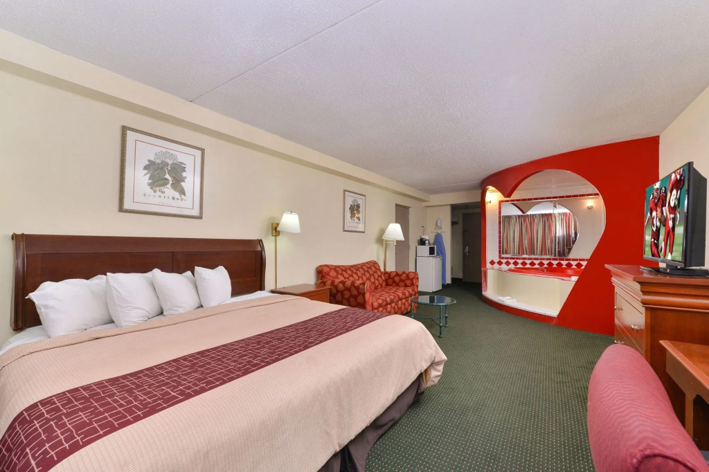 Red Roof Inn and Suites Newark - University