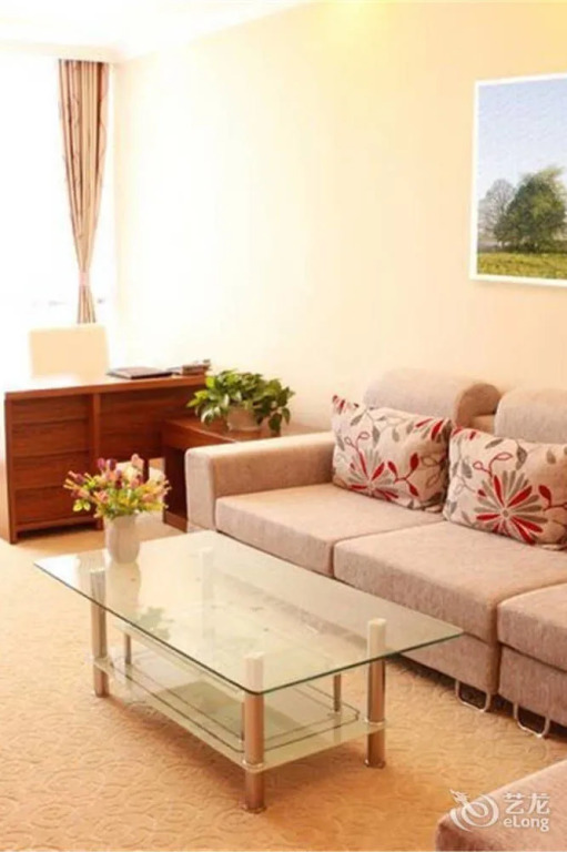 Qianqiu Holiday Hotel