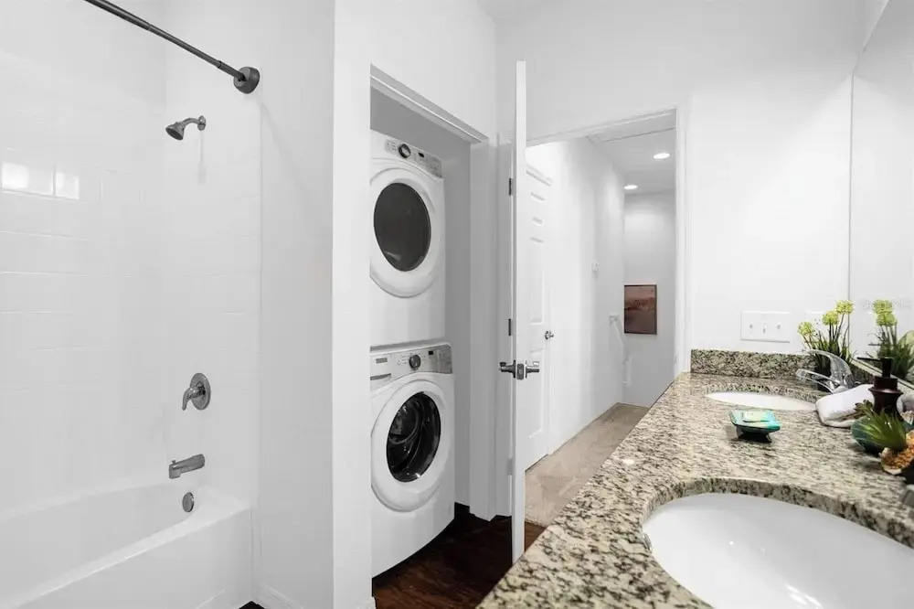 Beautiful Townhouse Next to Disney Parks 04