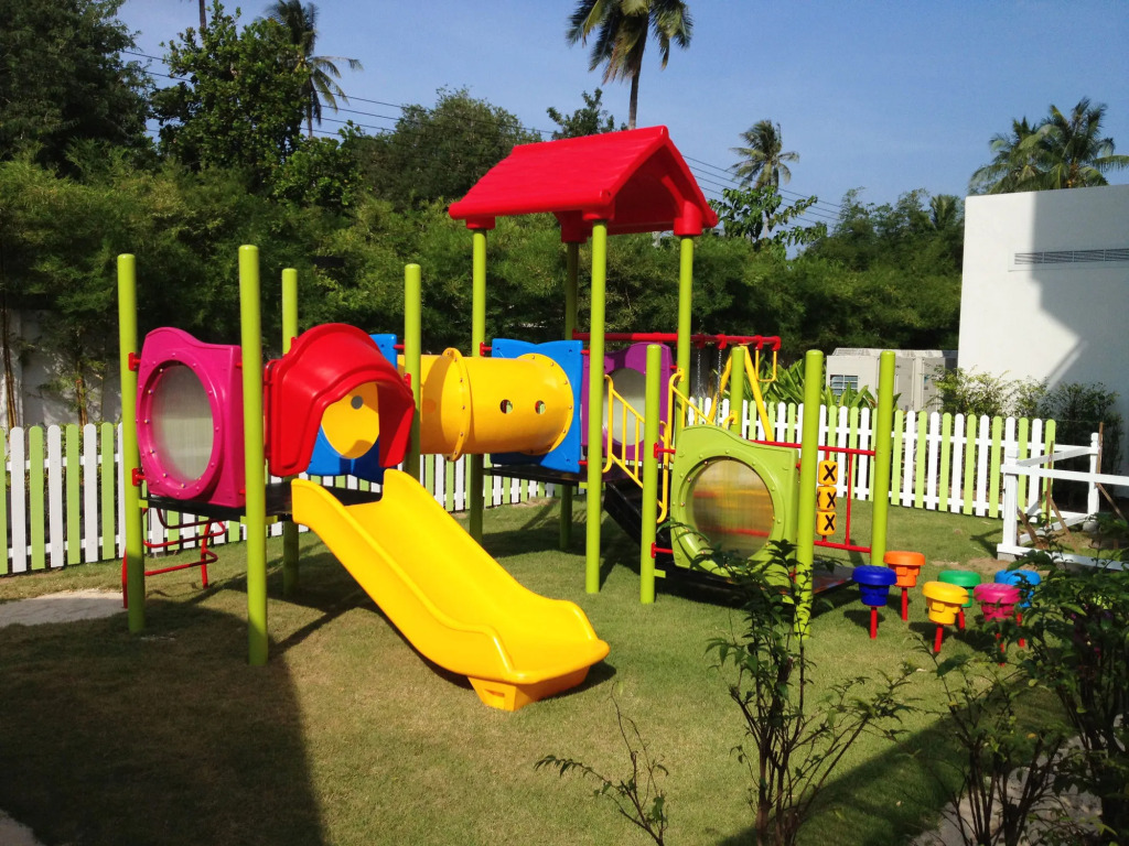 Le Meridien Phuket Mai Khao Beach Resort