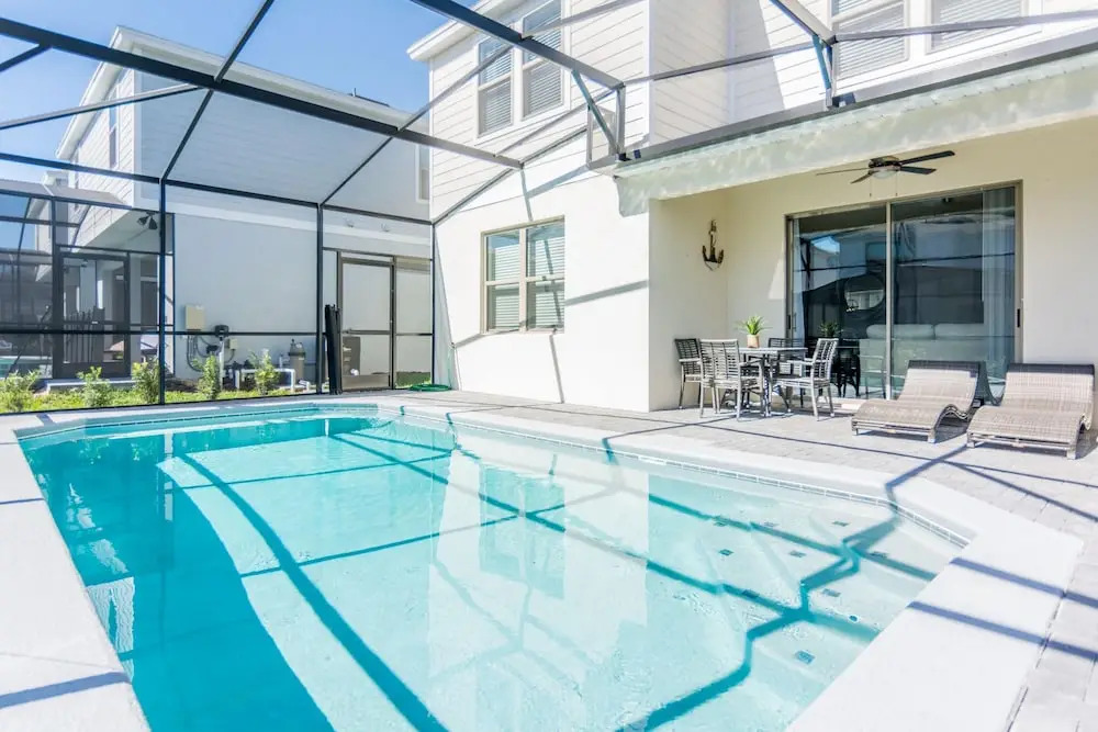Lily Garden: Private Pool, BBQ Grill, 24/7 Support