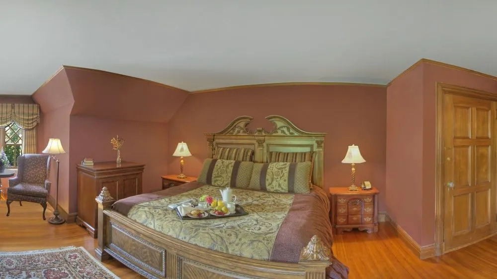 The Pointe at Castle Hill Resort & Spa