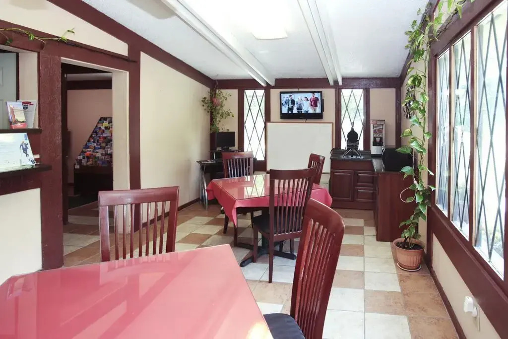 Knights Inn - Battle Creek
