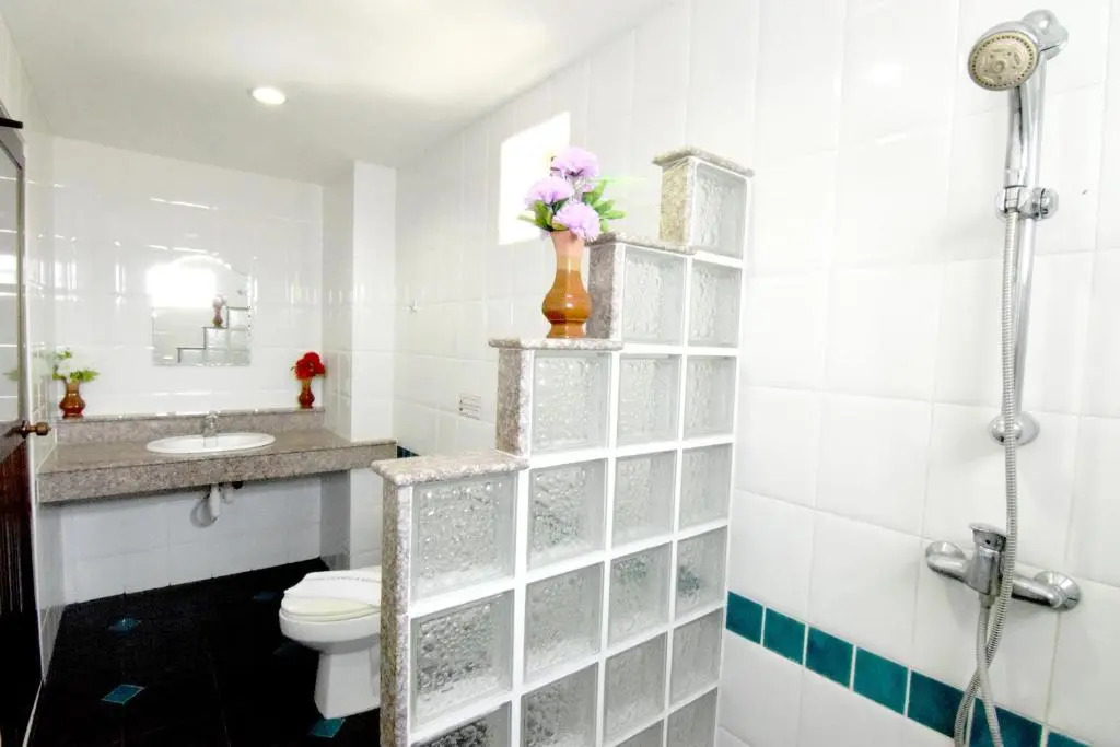 Dengs kamala beach Guesthouse