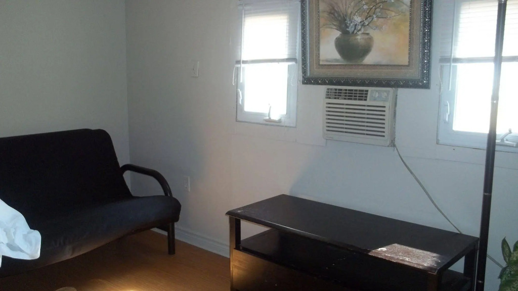 Kincardine Guest Cottage Motel